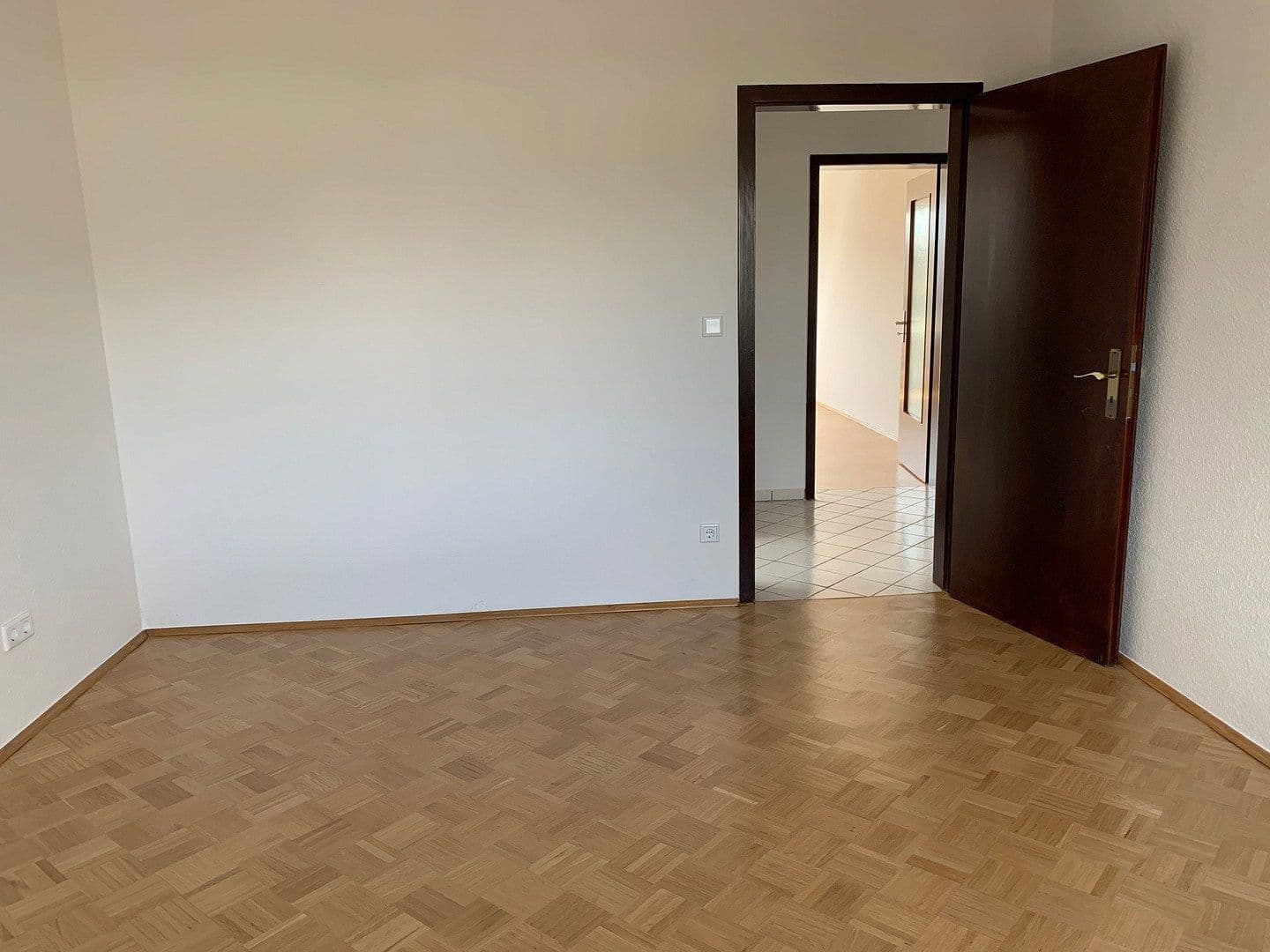 Prenájom bytu 3-izbový 77 m², Feldstr. 1 a, Meerbusch, Severné Porýnie - Westfálsko Prenájom bytu 3-izbový 77 m², Feldstr. 1 a, Meerbusch, Severné Porýnie - Westfálsko
