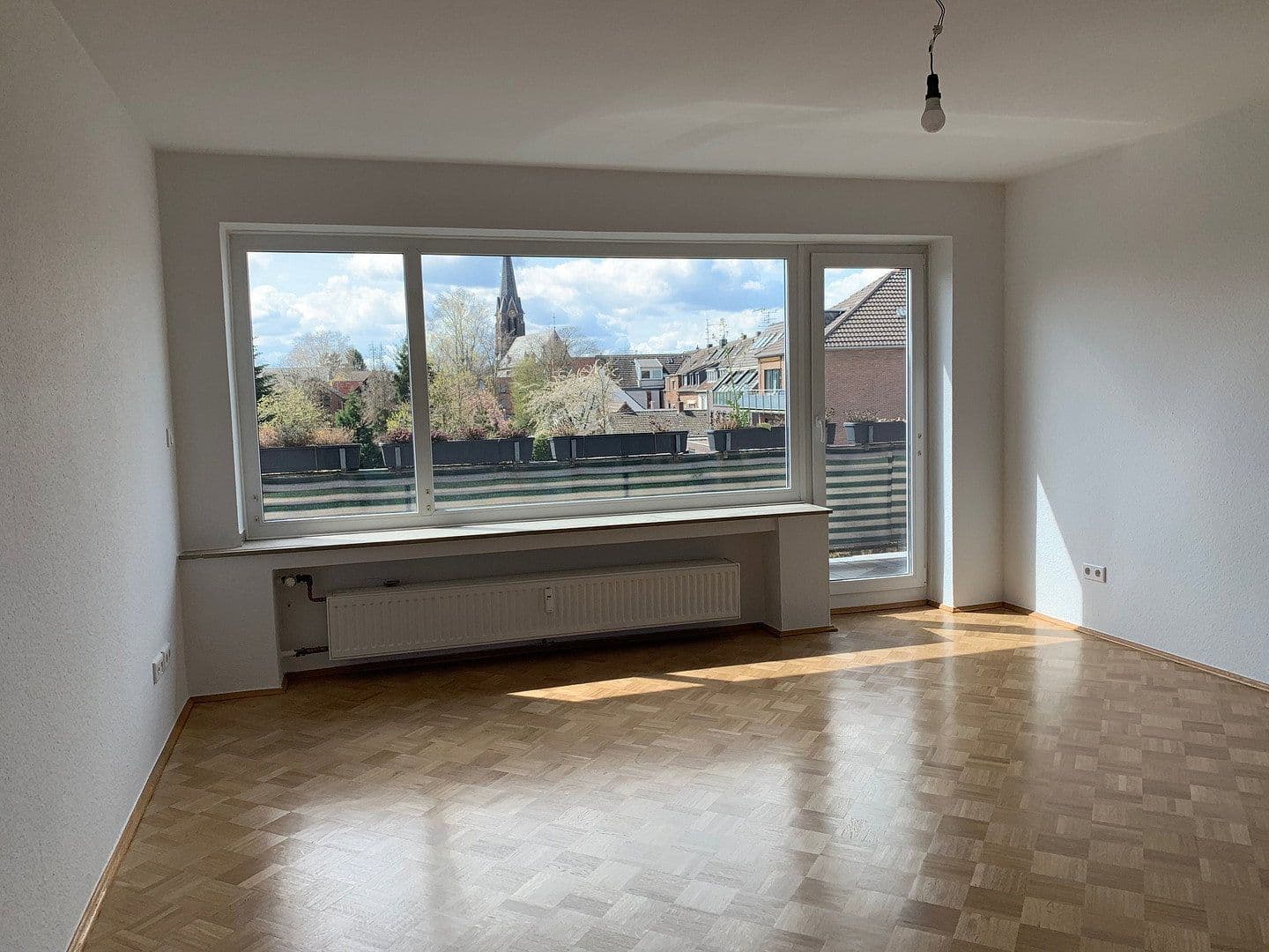 Prenájom bytu 3-izbový 77 m², Feldstr. 1 a, Meerbusch, Severné Porýnie - Westfálsko Prenájom bytu 3-izbový 77 m², Feldstr. 1 a, Meerbusch, Severné Porýnie - Westfálsko