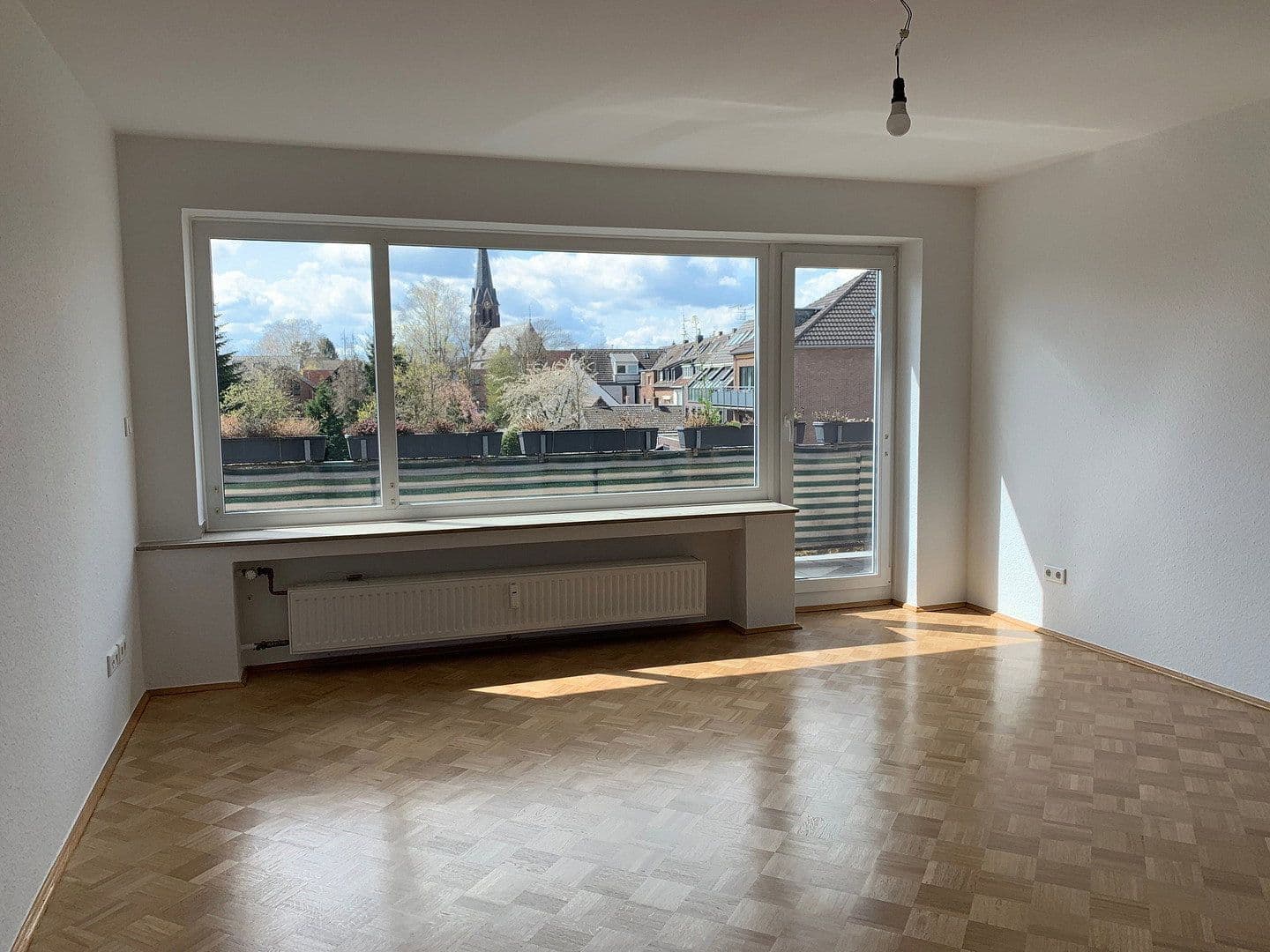 Prenájom bytu 3-izbový 77 m², Feldstr. 1 a, Meerbusch, Severné Porýnie - Westfálsko Prenájom bytu 3-izbový 77 m², Feldstr. 1 a, Meerbusch, Severné Porýnie - Westfálsko
