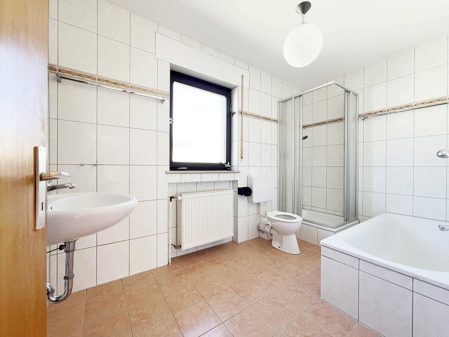 Predaj domu 210 m², pozemek 600 m², Babenhausen, Hesensko Predaj domu 210 m², pozemek 600 m², Babenhausen, Hesensko