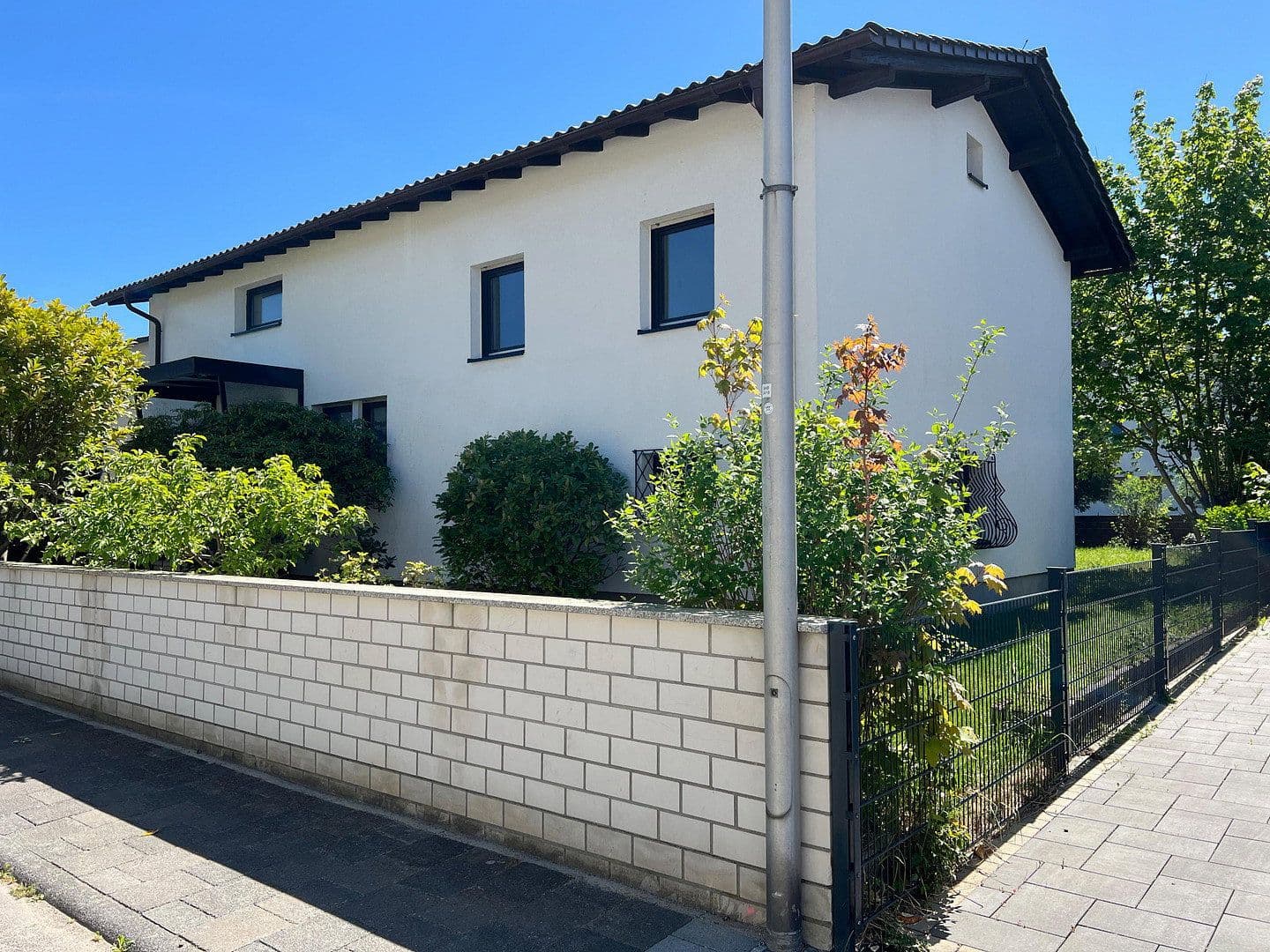 Predaj domu 210 m², pozemek 600 m², Babenhausen, Hesensko Predaj domu 210 m², pozemek 600 m², Babenhausen, Hesensko