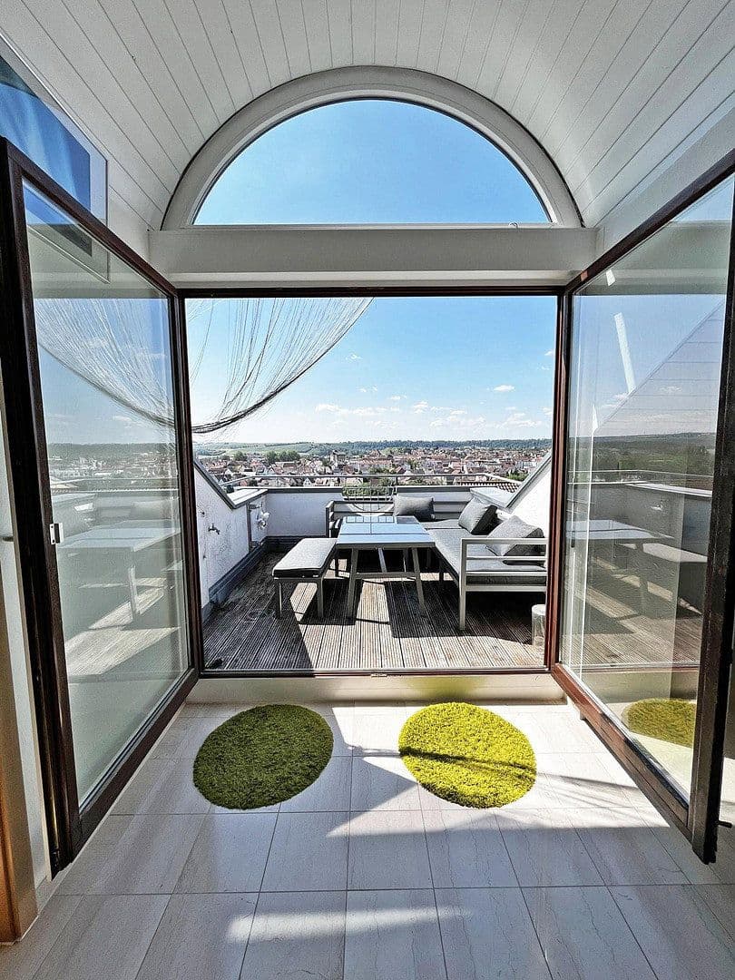 Prenájom bytu 3-izbový 89 m², Lauffen am Neckar, Bádensko-Wurttembersko Prenájom bytu 3-izbový 89 m², Lauffen am Neckar, Bádensko-Wurttembersko