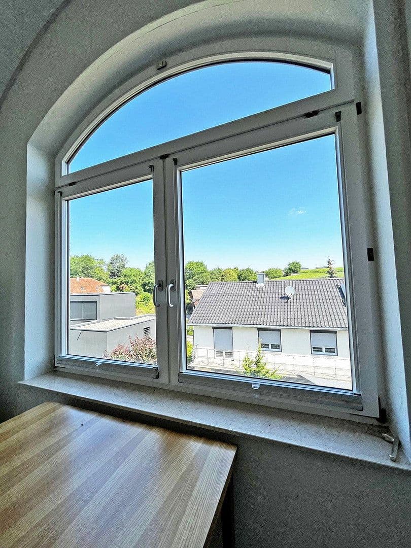 Prenájom bytu 3-izbový 89 m², Lauffen am Neckar, Bádensko-Wurttembersko Prenájom bytu 3-izbový 89 m², Lauffen am Neckar, Bádensko-Wurttembersko