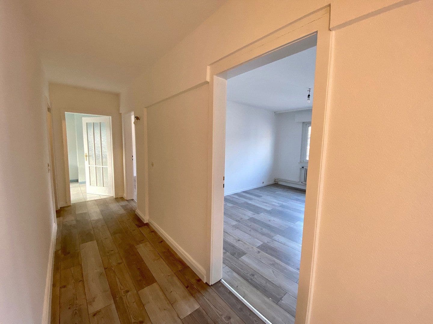 Prenájom bytu 3-izbový 84 m², Schillerstraße 12, Pforzheim, Bádensko-Wurttembersko Prenájom bytu 3-izbový 84 m², Schillerstraße 12, Pforzheim, Bádensko-Wurttembersko