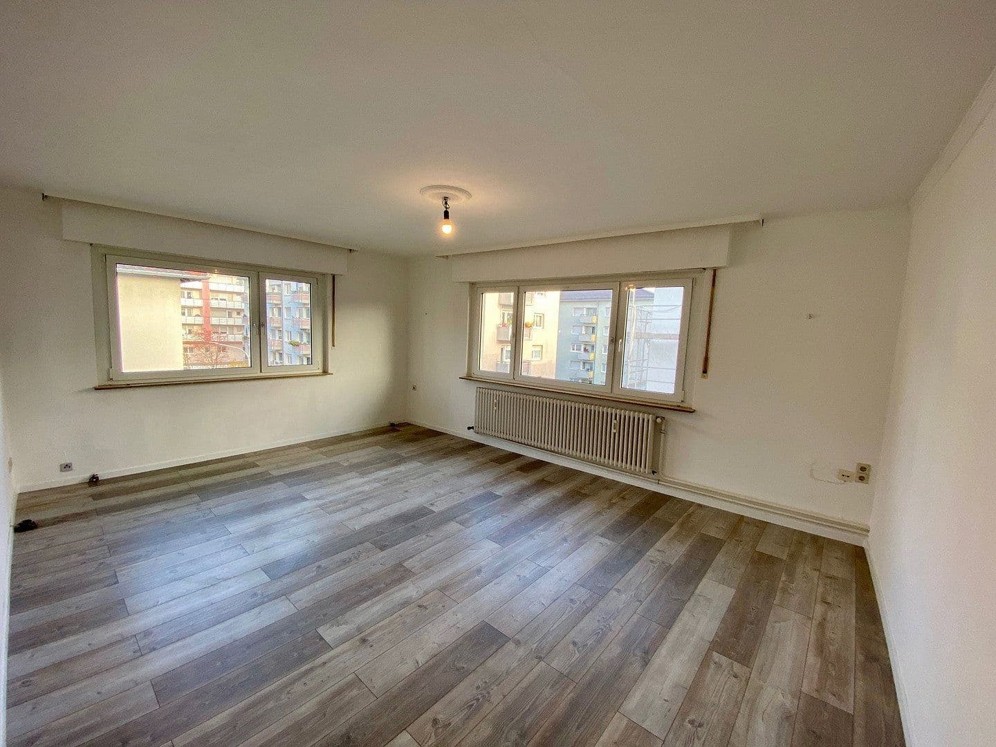 Prenájom bytu 3-izbový 84 m², Schillerstraße 12, Pforzheim, Bádensko-Wurttembersko Prenájom bytu 3-izbový 84 m², Schillerstraße 12, Pforzheim, Bádensko-Wurttembersko