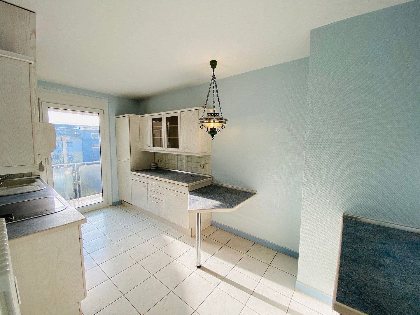 Prenájom bytu 3-izbový 84 m², Schillerstraße 12, Pforzheim, Bádensko-Wurttembersko Prenájom bytu 3-izbový 84 m², Schillerstraße 12, Pforzheim, Bádensko-Wurttembersko