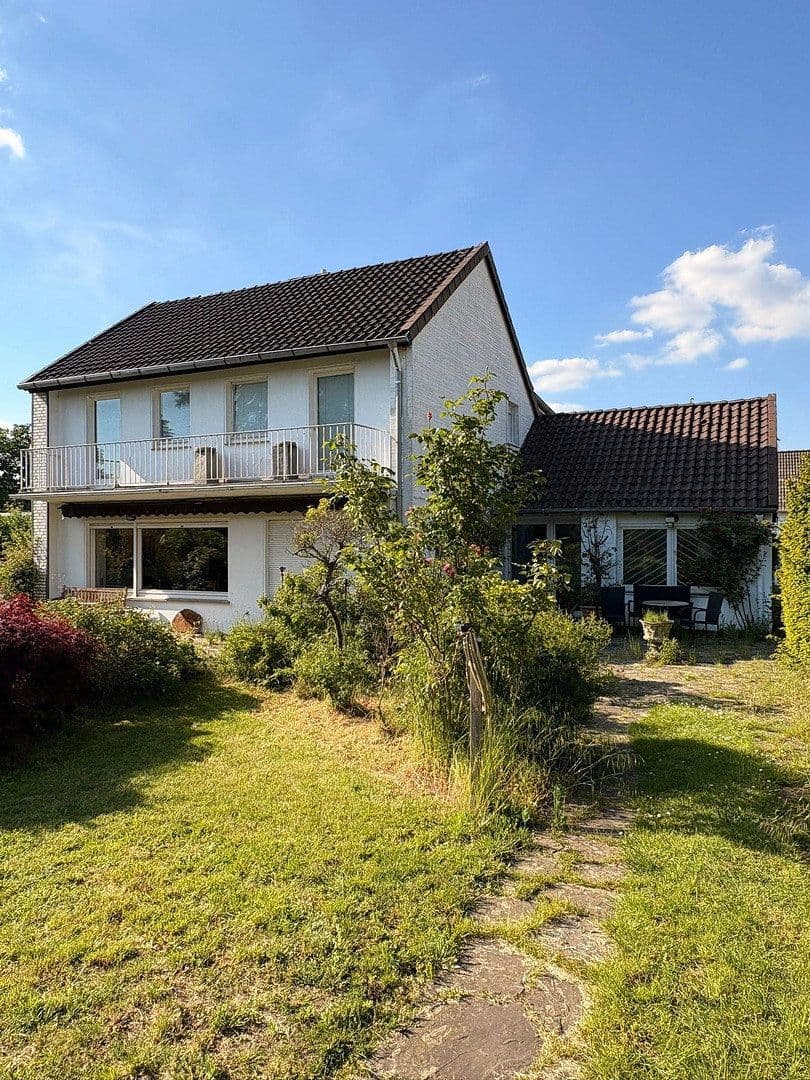 Predaj domu 230 m², pozemek 1.600 m², Hannover, Dolné Sasko Predaj domu 230 m², pozemek 1.600 m², Hannover, Dolné Sasko
