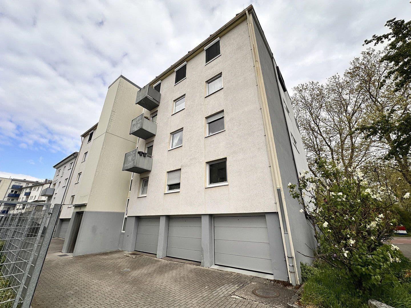 Prenájom bytu 4-izbový 109 m², Badstraße, Heilbronn, Bádensko-Wurttembersko Prenájom bytu 4-izbový 109 m², Badstraße, Heilbronn, Bádensko-Wurttembersko