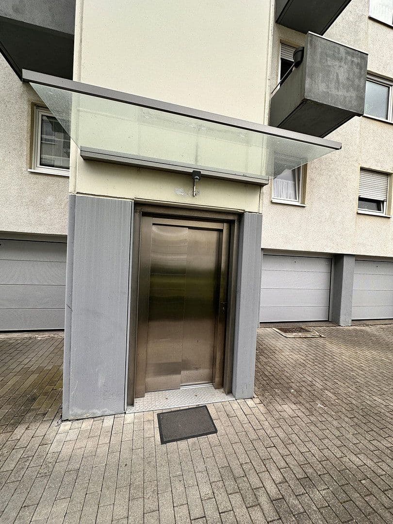 Prenájom bytu 4-izbový 109 m², Badstraße, Heilbronn, Bádensko-Wurttembersko Prenájom bytu 4-izbový 109 m², Badstraße, Heilbronn, Bádensko-Wurttembersko