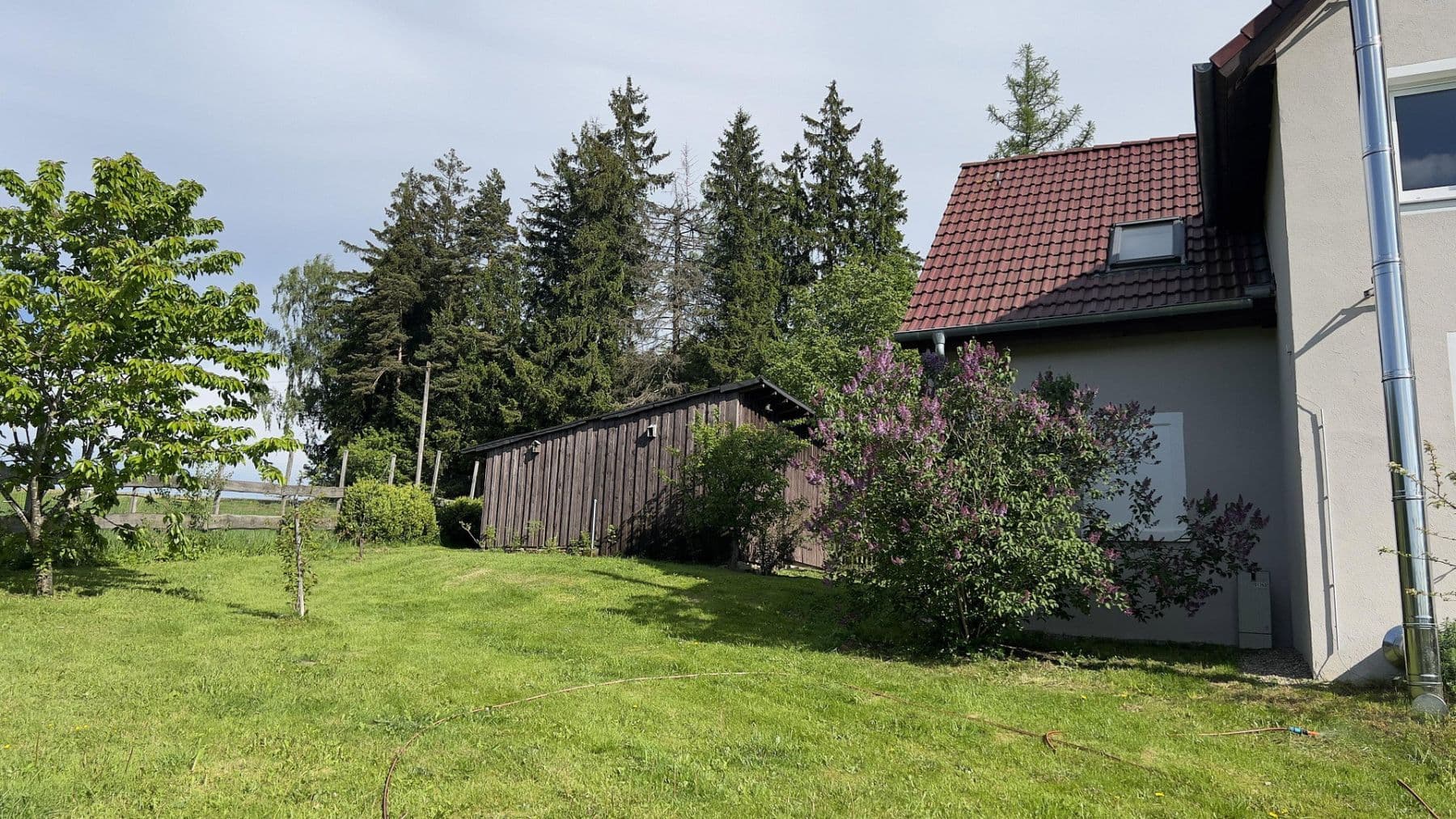 Predaj domu 140 m², pozemek 1.400 m², Grafengehaig, Bavorsko Predaj domu 140 m², pozemek 1.400 m², Grafengehaig, Bavorsko