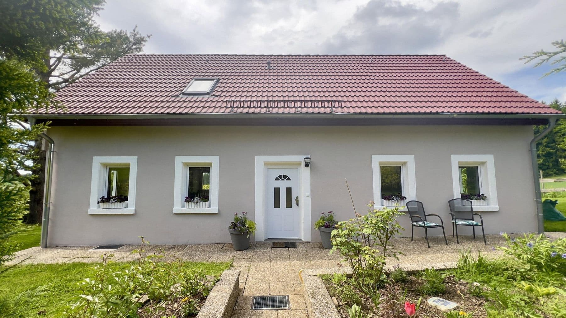 Predaj domu 140 m², pozemek 1.400 m², Grafengehaig, Bavorsko Predaj domu 140 m², pozemek 1.400 m², Grafengehaig, Bavorsko