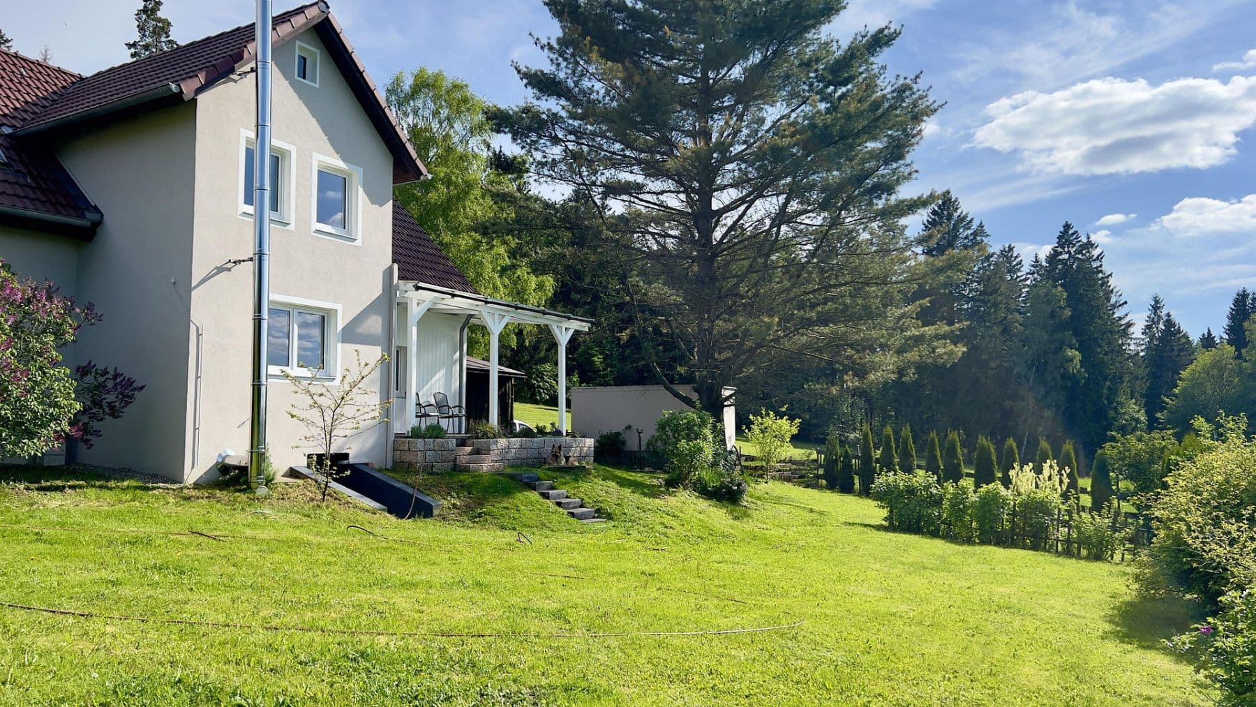 Predaj domu 140 m², pozemek 1.400 m², Grafengehaig, Bavorsko Predaj domu 140 m², pozemek 1.400 m², Grafengehaig, Bavorsko
