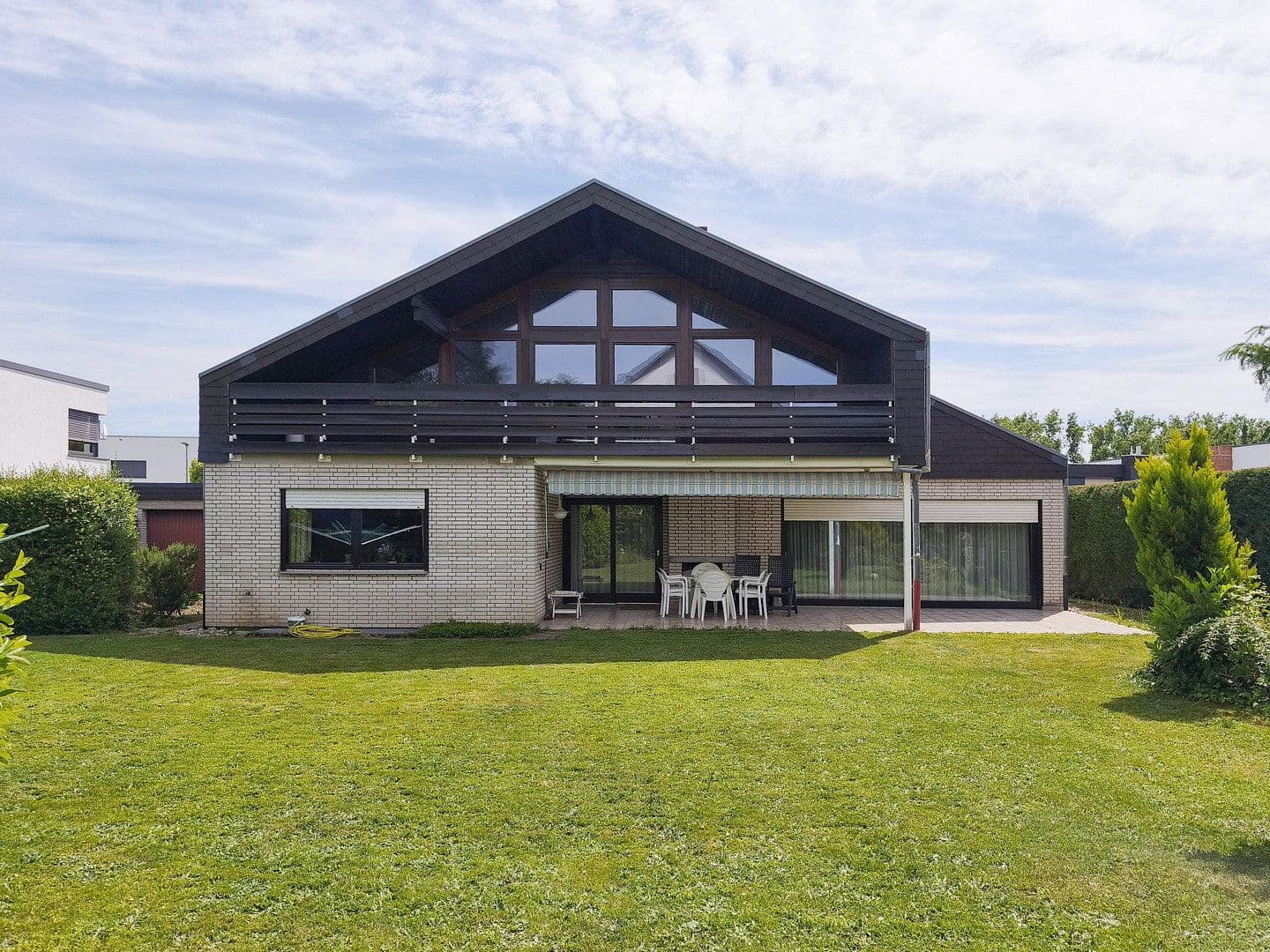 Predaj domu 246 m², pozemek 1.007 m², Römerberg, Porýnie-Falcko Predaj domu 246 m², pozemek 1.007 m², Römerberg, Porýnie-Falcko