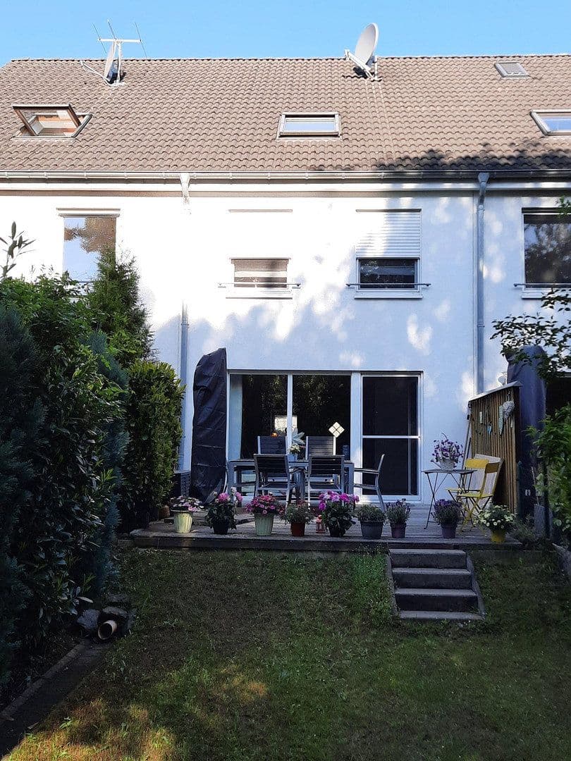 Predaj domu 133 m², pozemek 204 m², Düsseldorf, Severné Porýnie - Westfálsko Predaj domu 133 m², pozemek 204 m², Düsseldorf, Severné Porýnie - Westfálsko
