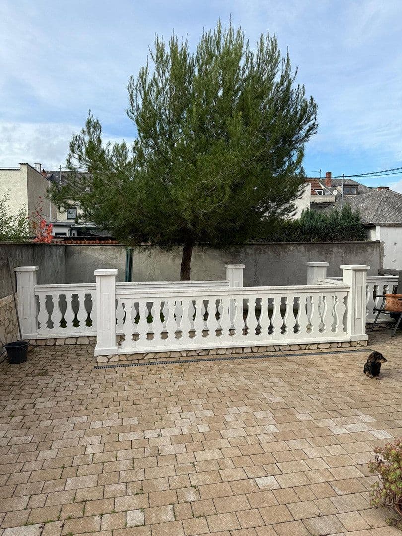 Predaj domu 280 m², pozemek 564 m², Kruft, Porýnie-Falcko Predaj domu 280 m², pozemek 564 m², Kruft, Porýnie-Falcko