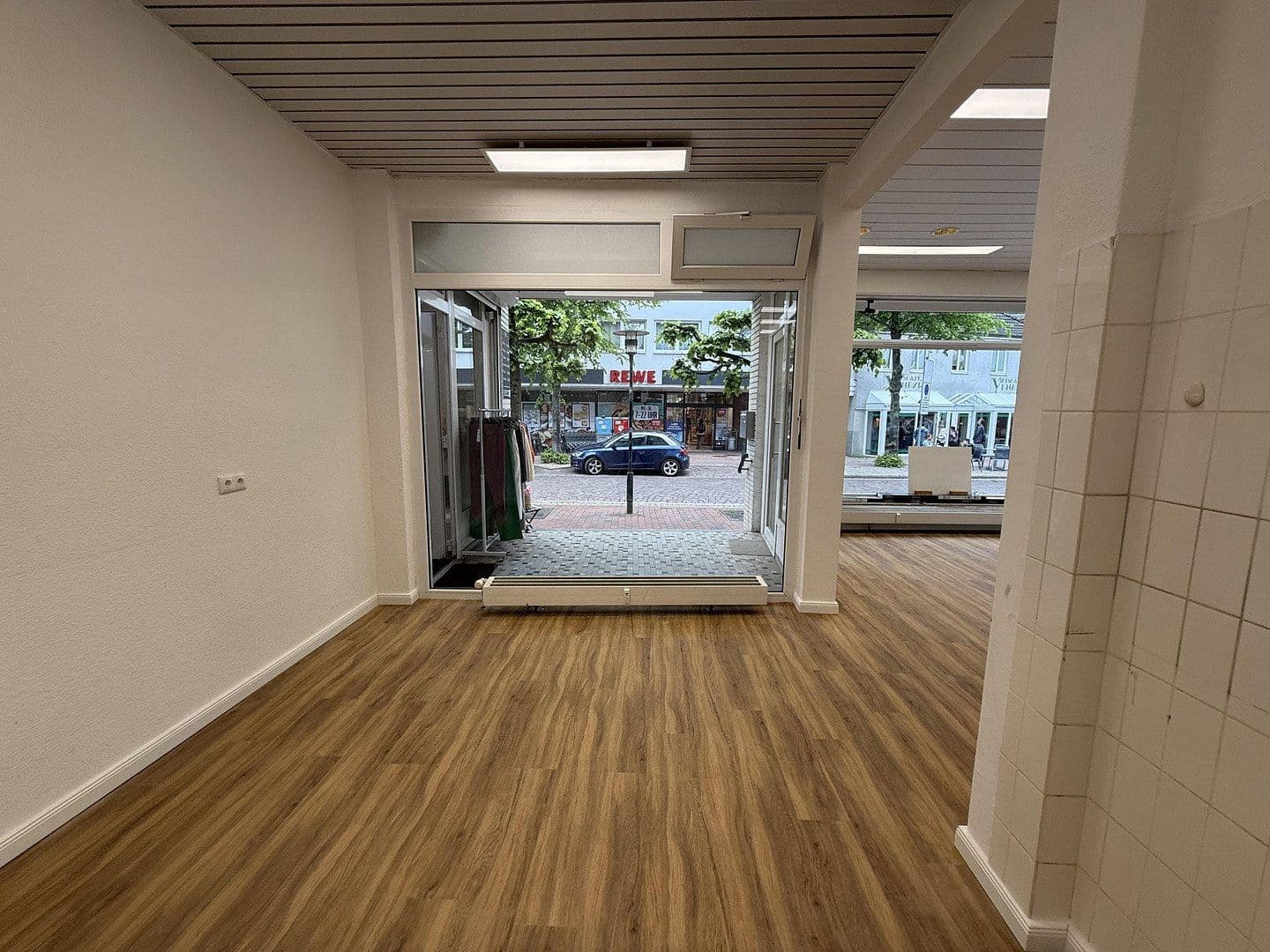 Prenájom nebytového priestoru 126 m², Bahnhofstr. 2, Bad Schwartau, Šlezvicko-Holštajnsko Prenájom nebytového priestoru 126 m², Bahnhofstr. 2, Bad Schwartau, Šlezvicko-Holštajnsko