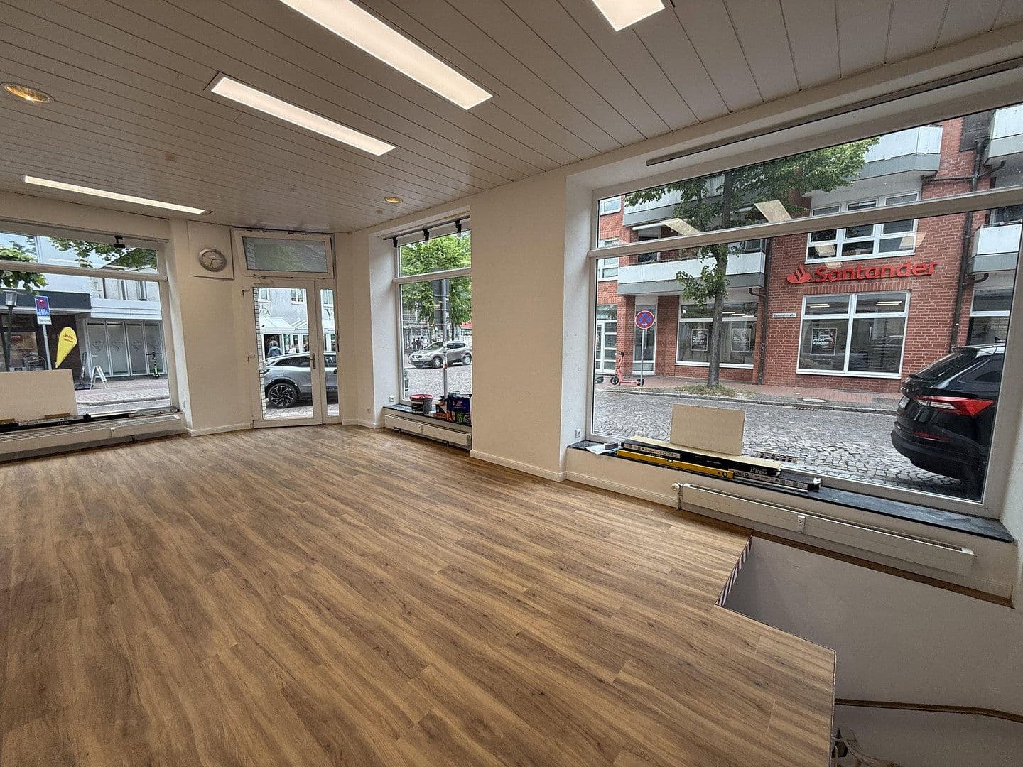 Prenájom nebytového priestoru 126 m², Bahnhofstr. 2, Bad Schwartau, Šlezvicko-Holštajnsko Prenájom nebytového priestoru 126 m², Bahnhofstr. 2, Bad Schwartau, Šlezvicko-Holštajnsko