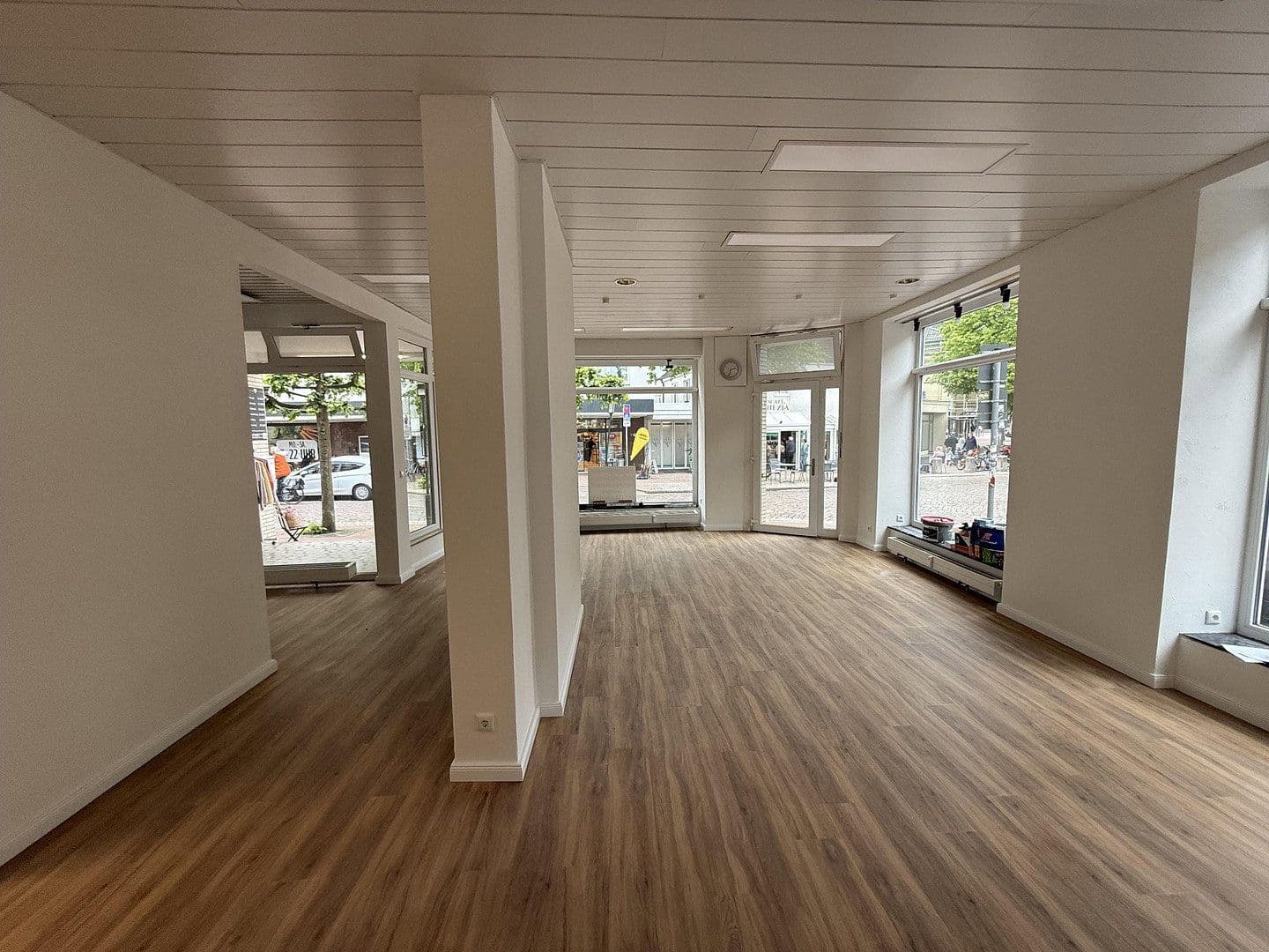 Prenájom nebytového priestoru 126 m², Bahnhofstr. 2, Bad Schwartau, Šlezvicko-Holštajnsko Prenájom nebytového priestoru 126 m², Bahnhofstr. 2, Bad Schwartau, Šlezvicko-Holštajnsko