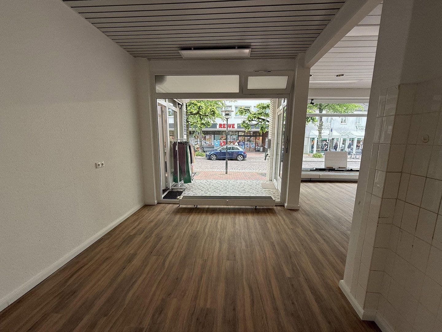 Prenájom nebytového priestoru 126 m², Bahnhofstr. 2, Bad Schwartau, Šlezvicko-Holštajnsko Prenájom nebytového priestoru 126 m², Bahnhofstr. 2, Bad Schwartau, Šlezvicko-Holštajnsko