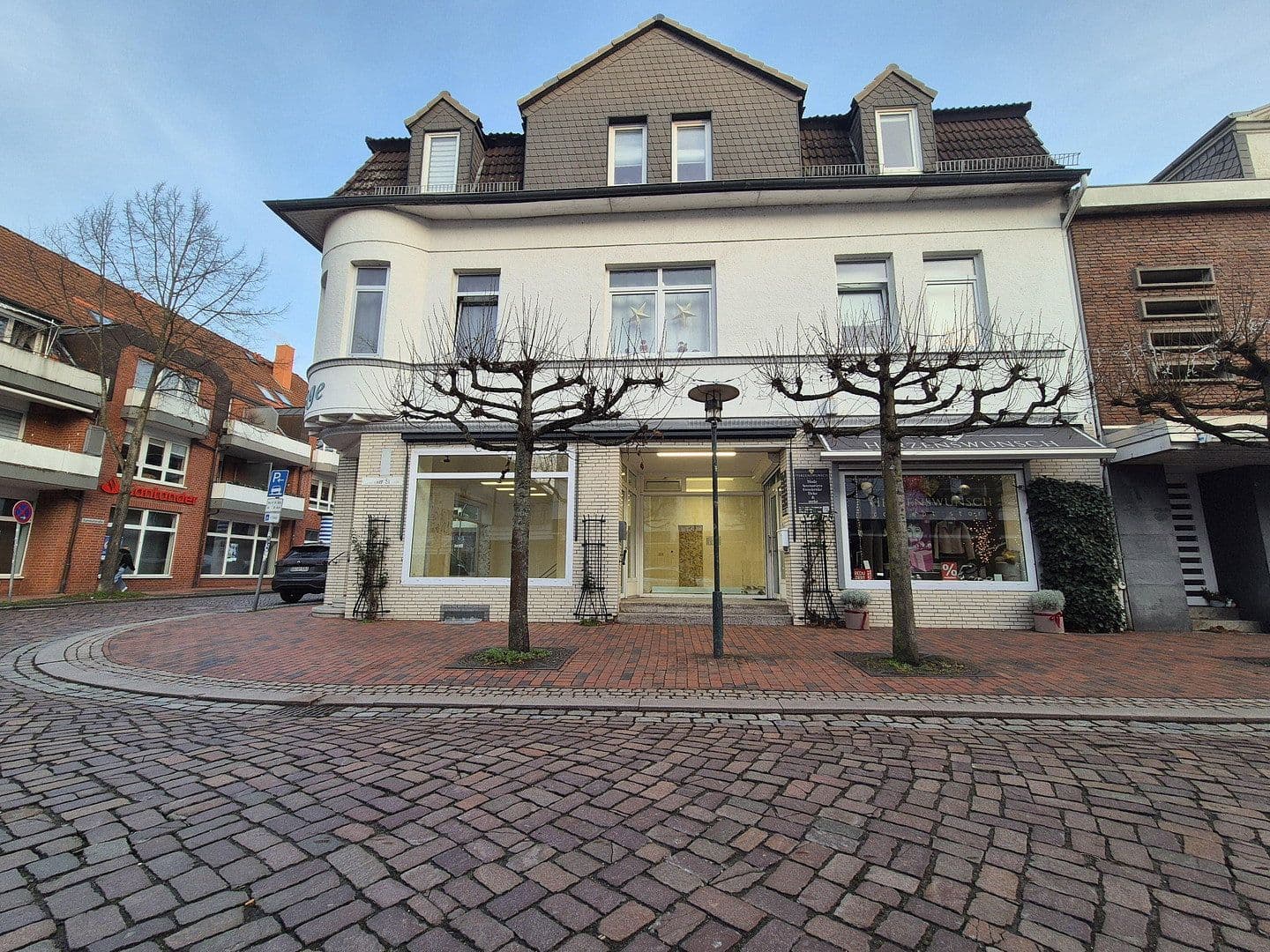 Prenájom nebytového priestoru 126 m², Bahnhofstr. 2, Bad Schwartau, Šlezvicko-Holštajnsko Prenájom nebytového priestoru 126 m², Bahnhofstr. 2, Bad Schwartau, Šlezvicko-Holštajnsko