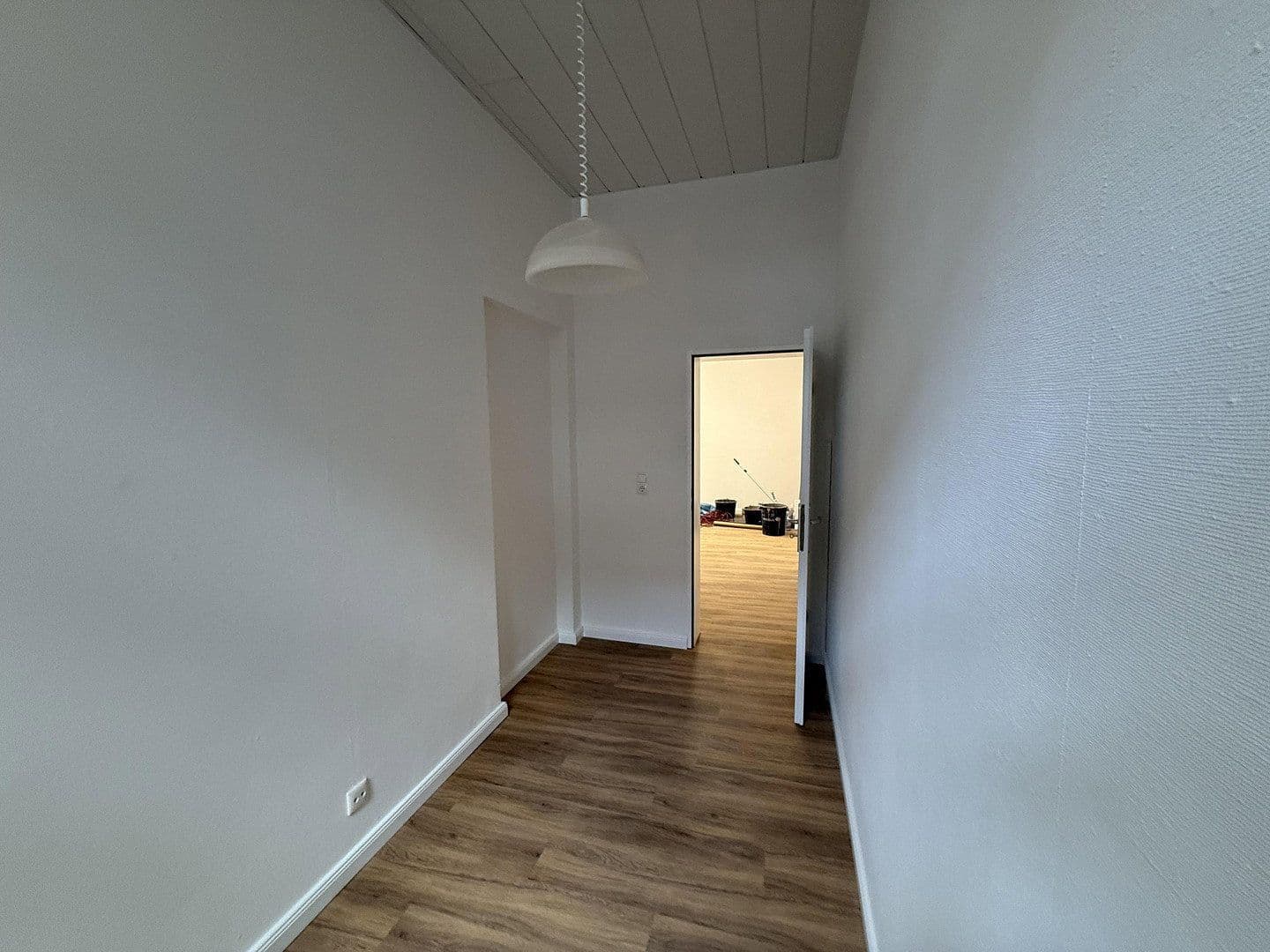 Prenájom nebytového priestoru 126 m², Bahnhofstr. 2, Bad Schwartau, Šlezvicko-Holštajnsko Prenájom nebytového priestoru 126 m², Bahnhofstr. 2, Bad Schwartau, Šlezvicko-Holštajnsko