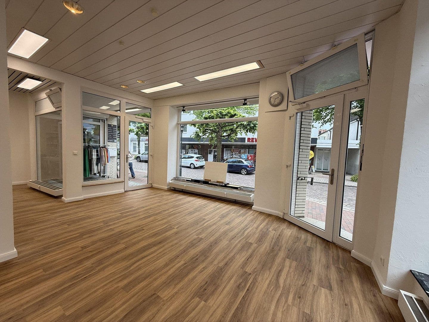 Prenájom nebytového priestoru 126 m², Bahnhofstr. 2, Bad Schwartau, Šlezvicko-Holštajnsko Prenájom nebytového priestoru 126 m², Bahnhofstr. 2, Bad Schwartau, Šlezvicko-Holštajnsko