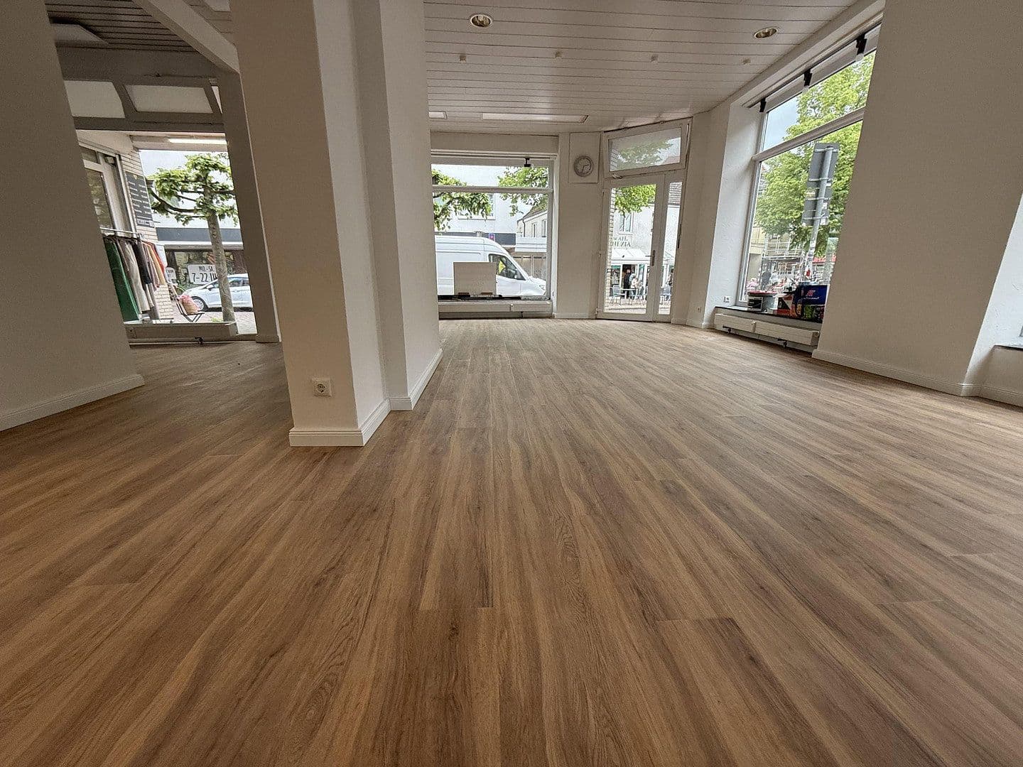Prenájom nebytového priestoru 126 m², Bahnhofstr. 2, Bad Schwartau, Šlezvicko-Holštajnsko Prenájom nebytového priestoru 126 m², Bahnhofstr. 2, Bad Schwartau, Šlezvicko-Holštajnsko
