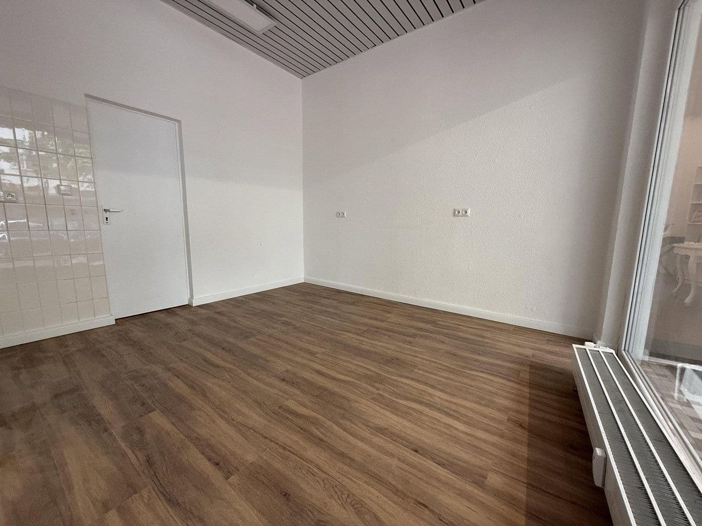 Prenájom nebytového priestoru 126 m², Bahnhofstr. 2, Bad Schwartau, Šlezvicko-Holštajnsko Prenájom nebytového priestoru 126 m², Bahnhofstr. 2, Bad Schwartau, Šlezvicko-Holštajnsko
