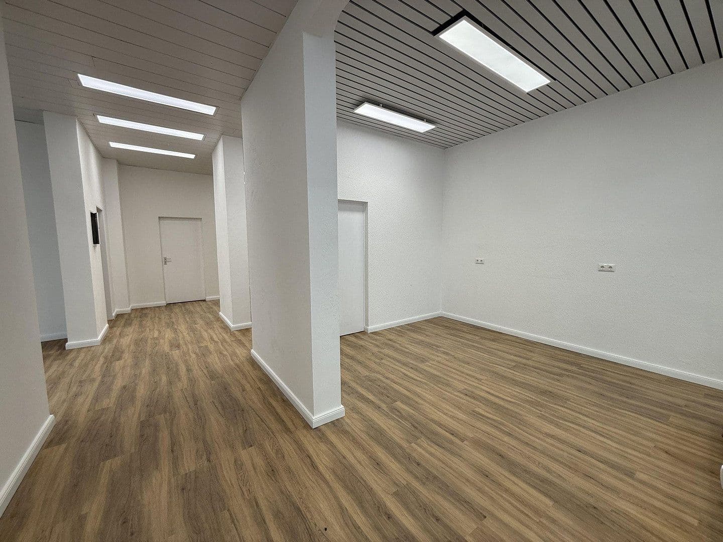 Prenájom nebytového priestoru 126 m², Bahnhofstr. 2, Bad Schwartau, Šlezvicko-Holštajnsko Prenájom nebytového priestoru 126 m², Bahnhofstr. 2, Bad Schwartau, Šlezvicko-Holštajnsko