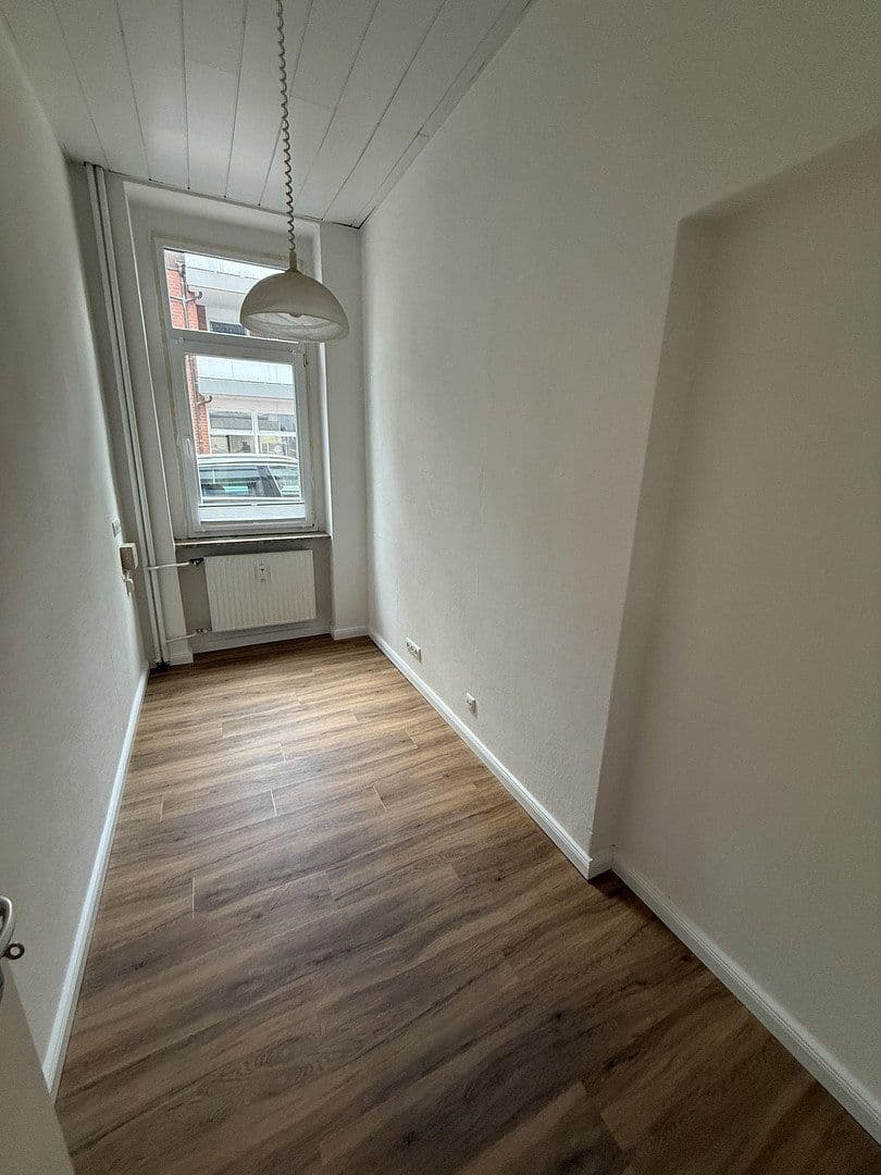 Prenájom nebytového priestoru 126 m², Bahnhofstr. 2, Bad Schwartau, Šlezvicko-Holštajnsko Prenájom nebytového priestoru 126 m², Bahnhofstr. 2, Bad Schwartau, Šlezvicko-Holštajnsko