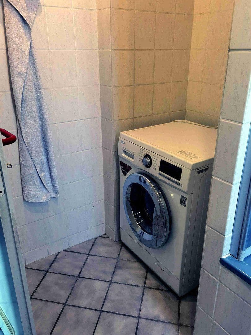 Prenájom bytu 2-izbový 35 m², Deutzer Freiheit 66a, Köln, Severné Porýnie - Westfálsko Prenájom bytu 2-izbový 35 m², Deutzer Freiheit 66a, Köln, Severné Porýnie - Westfálsko