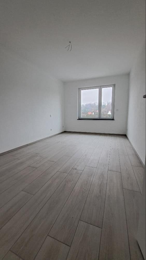 Prenájom bytu 4-izbový 133 m², Kirschenhain 2, Goldbach, Bavorsko Prenájom bytu 4-izbový 133 m², Kirschenhain 2, Goldbach, Bavorsko