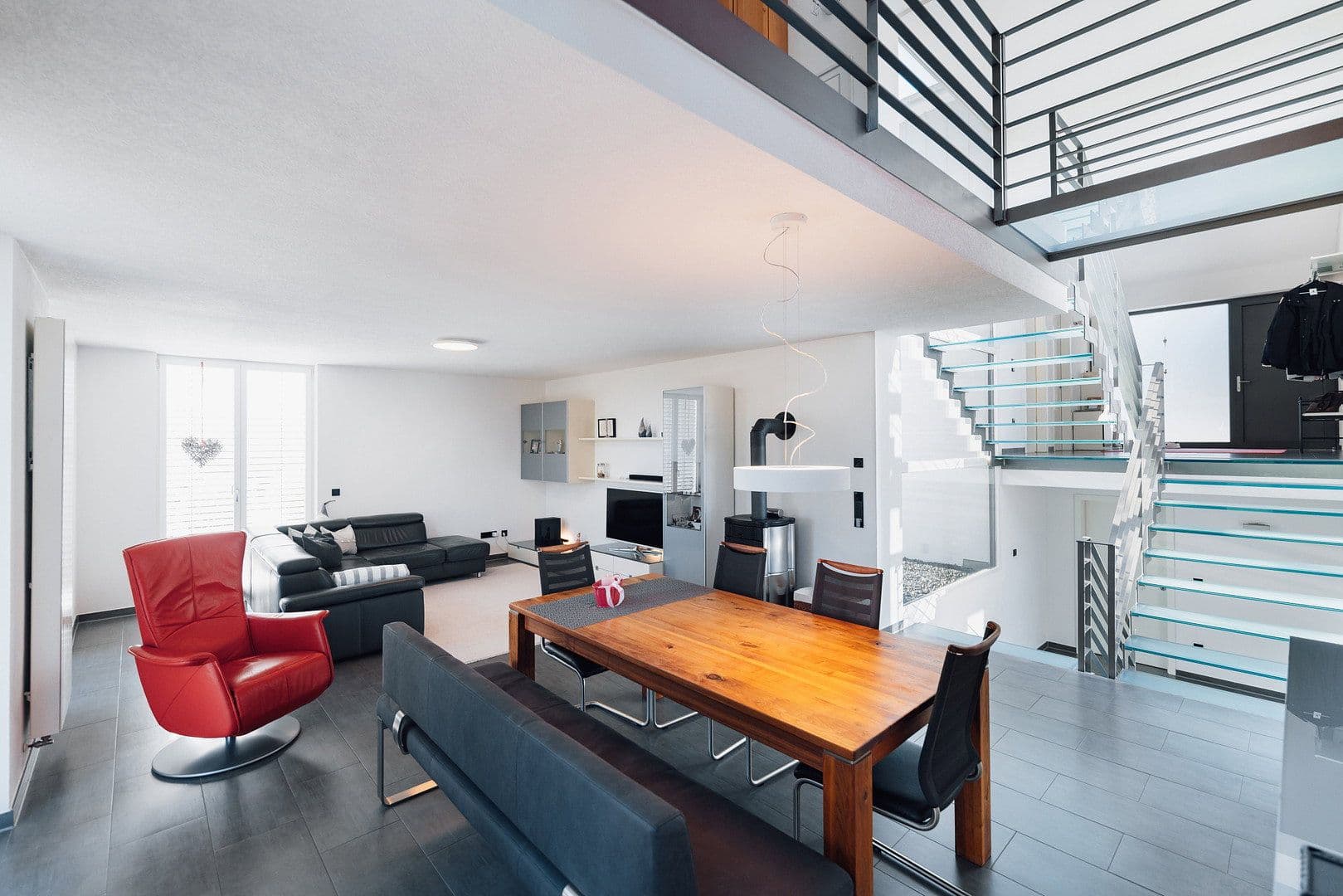 Predaj domu 173 m², pozemek 978 m², Ellwangen (Jagst), Bádensko-Wurttembersko Predaj domu 173 m², pozemek 978 m², Ellwangen (Jagst), Bádensko-Wurttembersko