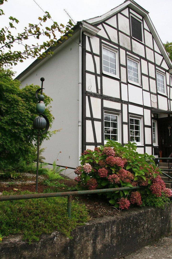 Predaj domu 102 m², pozemek 282 m², Kohlfurther Straße 13, Solingen, Severné Porýnie - Westfálsko Predaj domu 102 m², pozemek 282 m², Kohlfurther Straße 13, Solingen, Severné Porýnie - Westfálsko