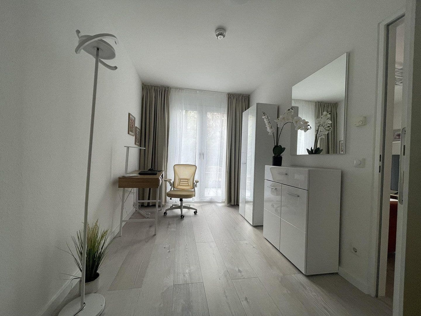 Prenájom bytu 3-izbový 71 m², Kleine Alexanderstraße 7, Berlin, Berlín Prenájom bytu 3-izbový 71 m², Kleine Alexanderstraße 7, Berlin, Berlín