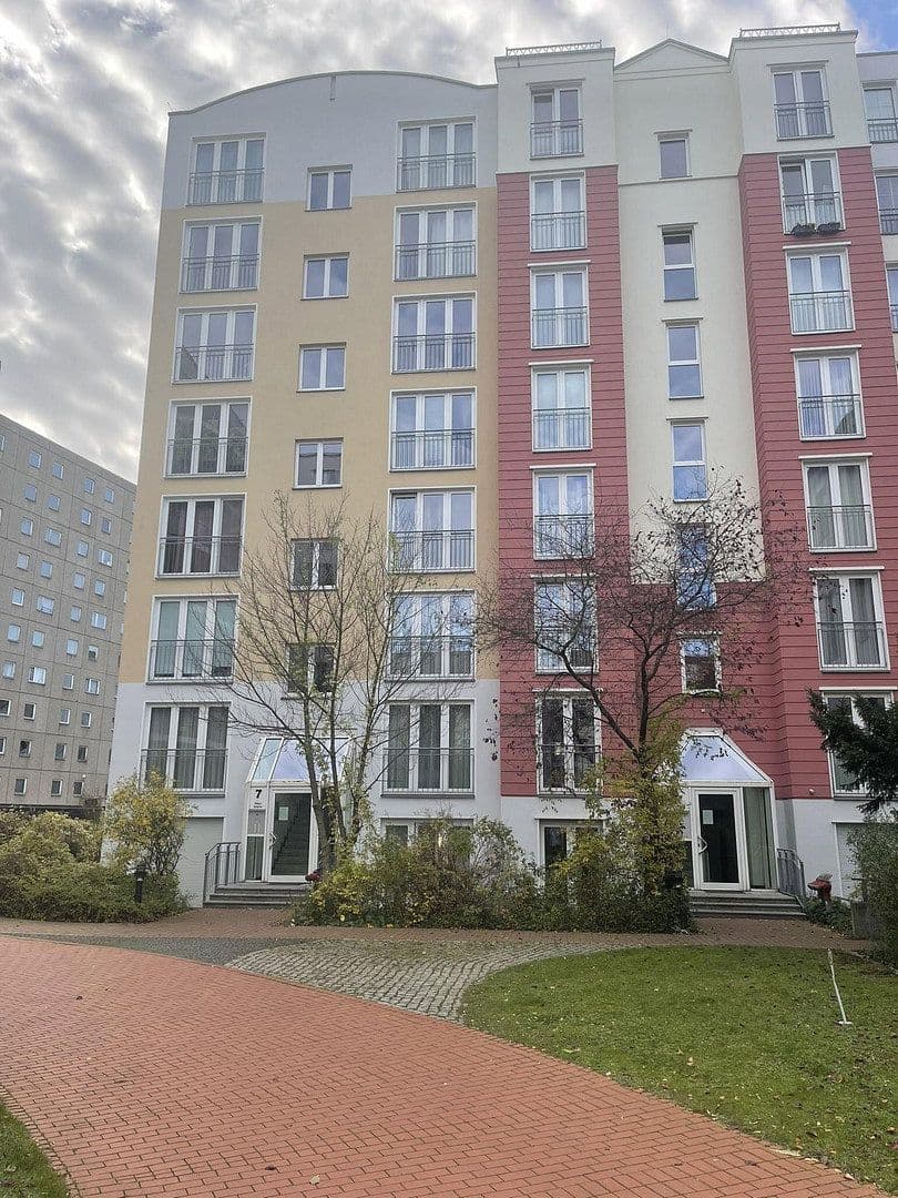 Prenájom bytu 3-izbový 71 m², Kleine Alexanderstraße 7, Berlin, Berlín Prenájom bytu 3-izbový 71 m², Kleine Alexanderstraße 7, Berlin, Berlín
