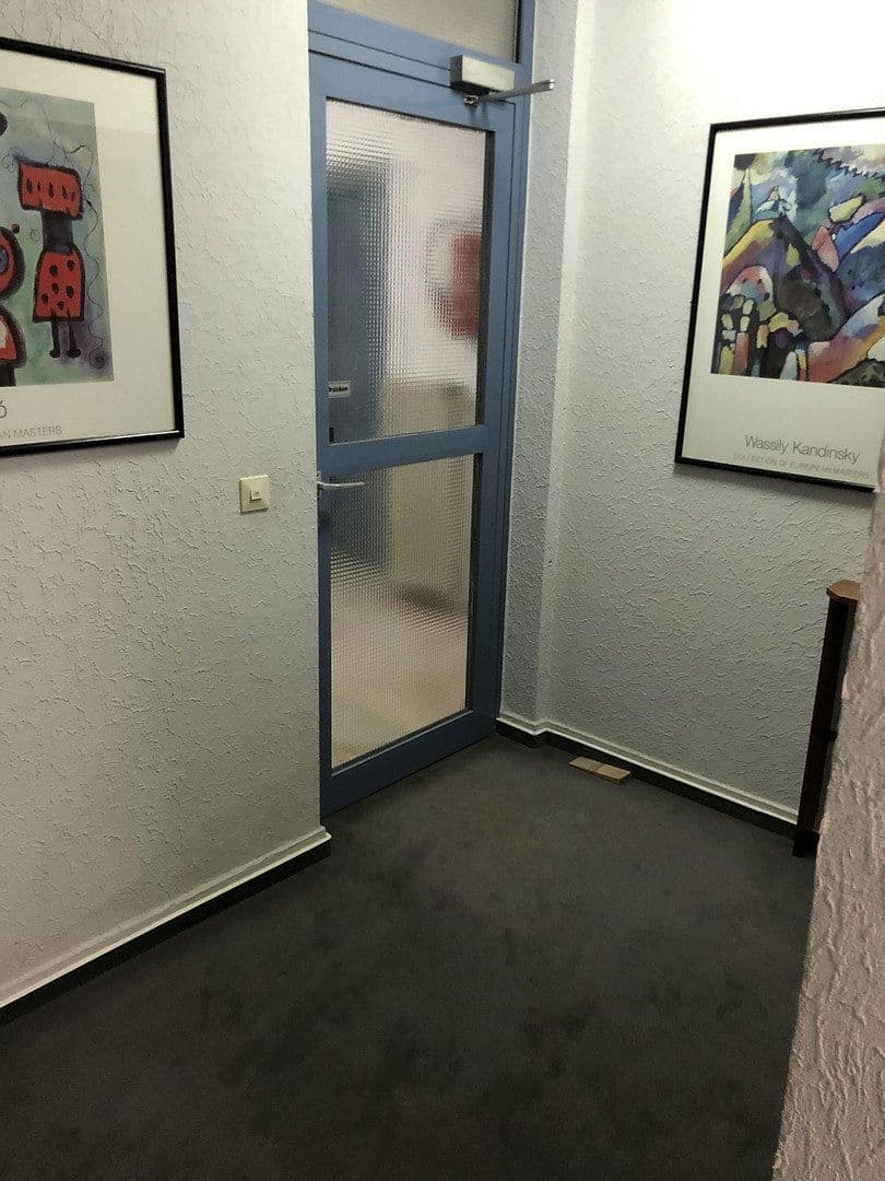 Prenájom kancelárie 55 m², Göppingen, Bádensko-Wurttembersko Prenájom kancelárie 55 m², Göppingen, Bádensko-Wurttembersko