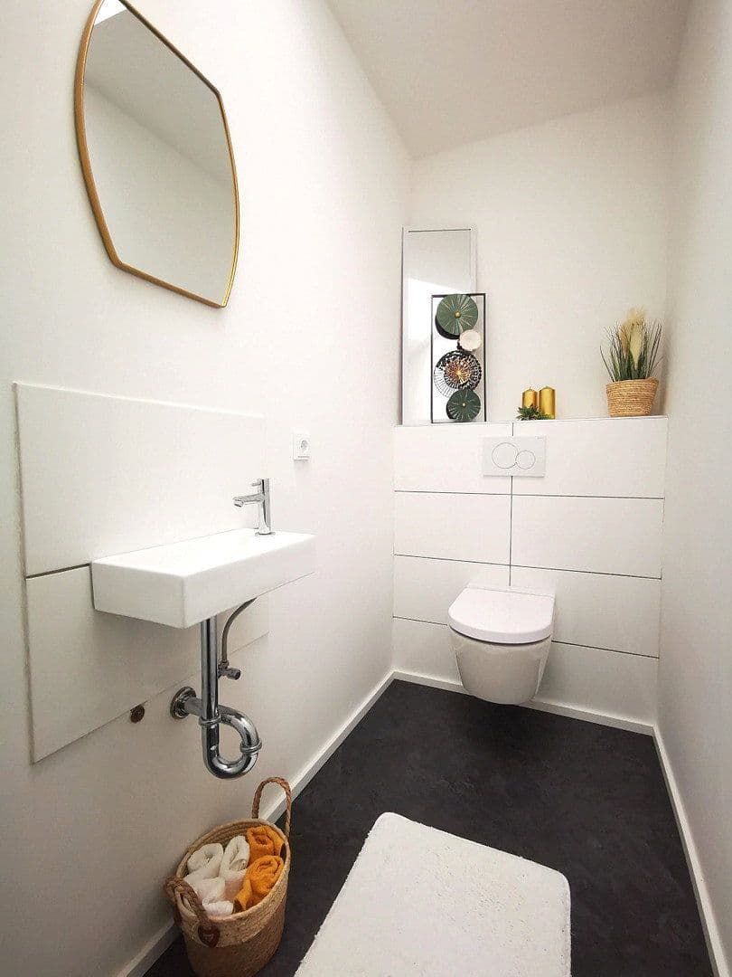 Prenájom bytu 3-izbový 114 m², Oppenheim, Porýnie-Falcko Prenájom bytu 3-izbový 114 m², Oppenheim, Porýnie-Falcko