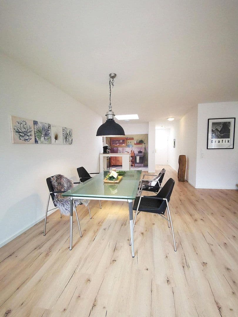 Prenájom bytu 3-izbový 114 m², Oppenheim, Porýnie-Falcko Prenájom bytu 3-izbový 114 m², Oppenheim, Porýnie-Falcko