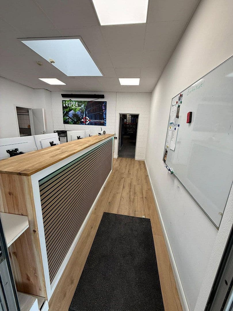 Prenájom nebytového priestoru 980 m², Brendelweg 168, Delmenhorst, Dolné Sasko Prenájom nebytového priestoru 980 m², Brendelweg 168, Delmenhorst, Dolné Sasko