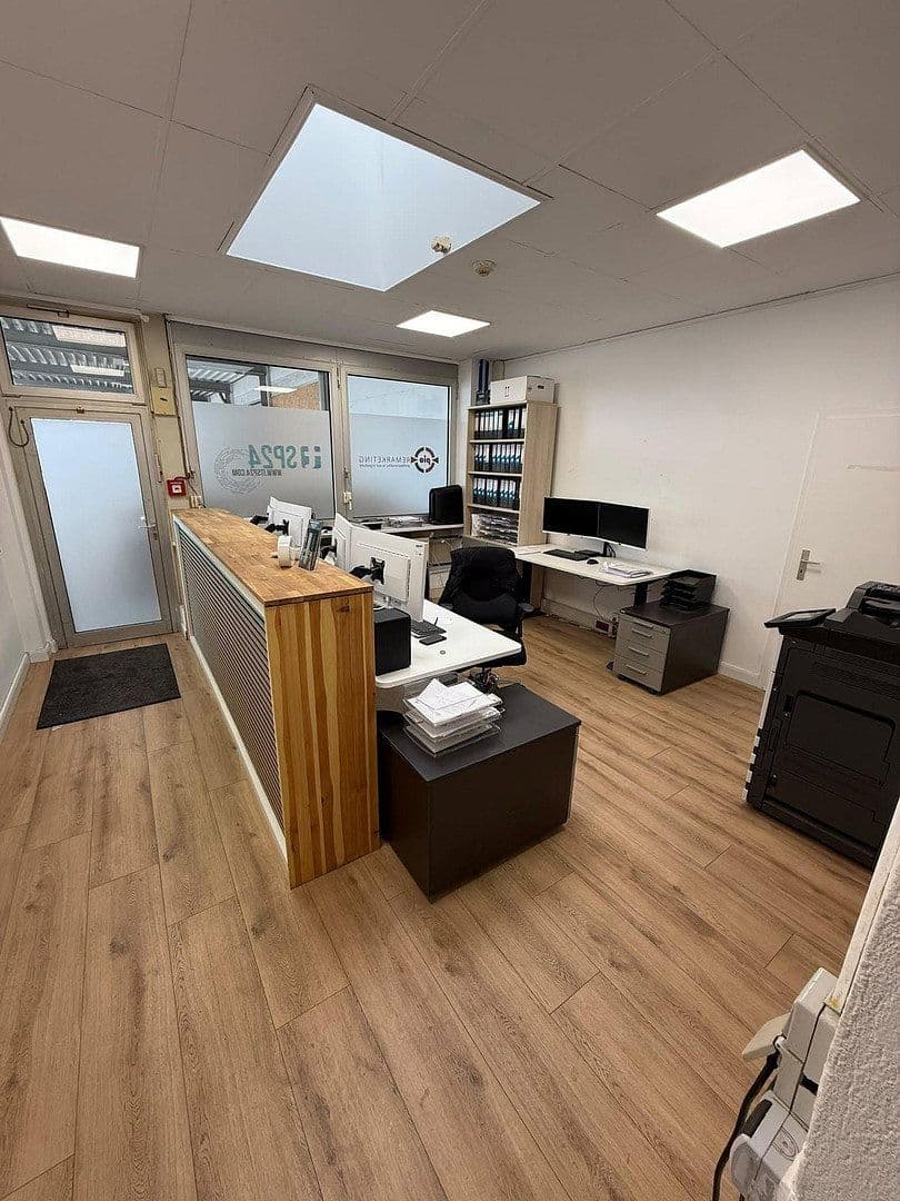 Prenájom nebytového priestoru 980 m², Brendelweg 168, Delmenhorst, Dolné Sasko Prenájom nebytového priestoru 980 m², Brendelweg 168, Delmenhorst, Dolné Sasko