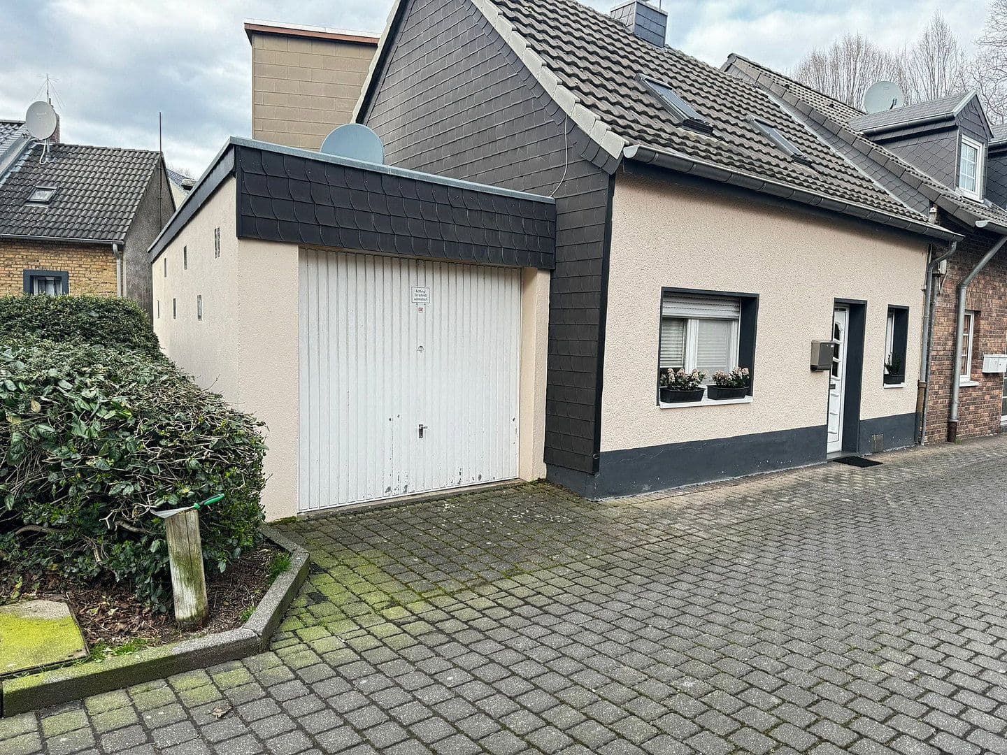Prenájom domu 75 m², pozemek 110 m², Frechen, Severné Porýnie - Westfálsko Prenájom domu 75 m², pozemek 110 m², Frechen, Severné Porýnie - Westfálsko