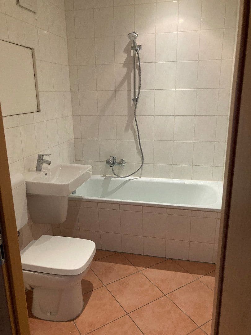 Prenájom bytu 3-izbový 71 m², Kurt Schneider Str. 22, Chemnitz, Sasko Prenájom bytu 3-izbový 71 m², Kurt Schneider Str. 22, Chemnitz, Sasko