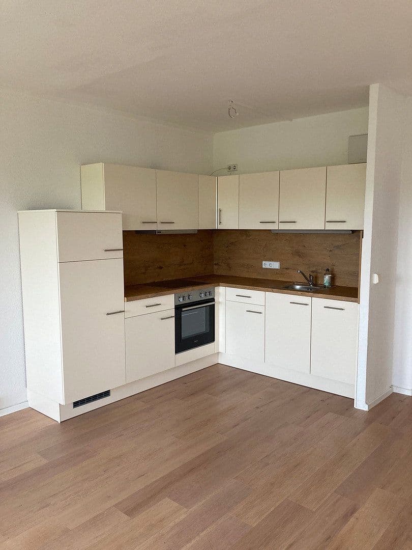Prenájom bytu 3-izbový 71 m², Kurt Schneider Str. 22, Chemnitz, Sasko Prenájom bytu 3-izbový 71 m², Kurt Schneider Str. 22, Chemnitz, Sasko
