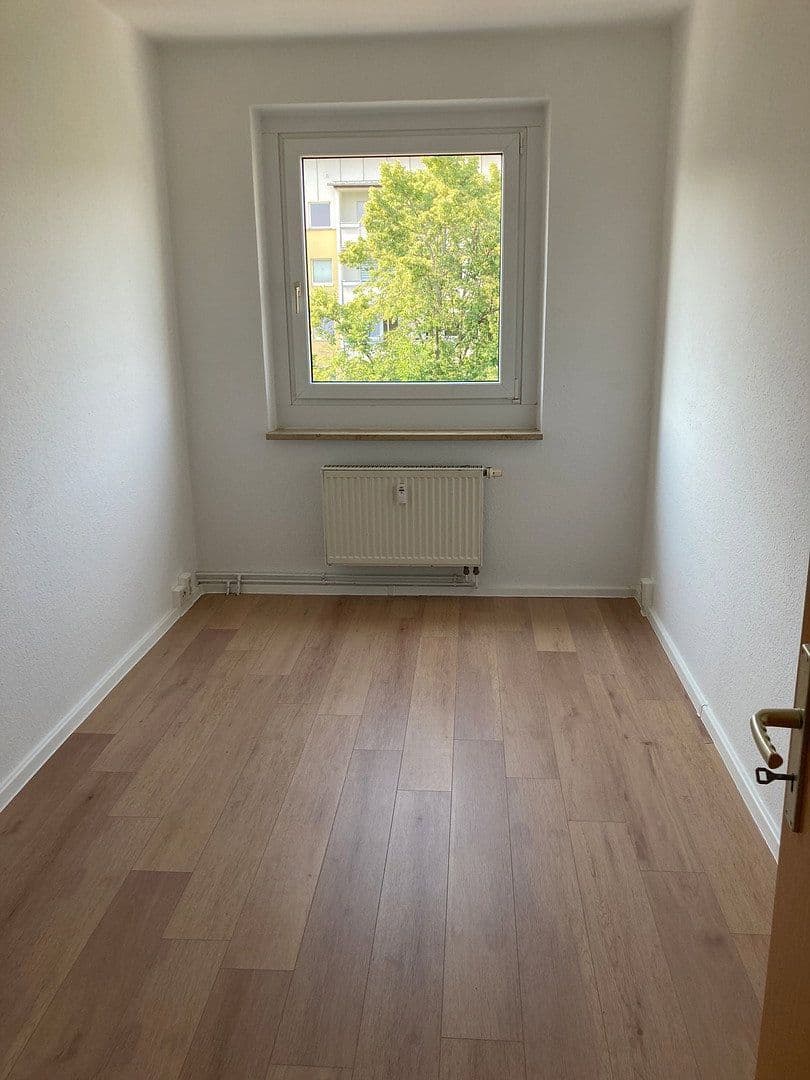 Prenájom bytu 3-izbový 71 m², Kurt Schneider Str. 22, Chemnitz, Sasko Prenájom bytu 3-izbový 71 m², Kurt Schneider Str. 22, Chemnitz, Sasko
