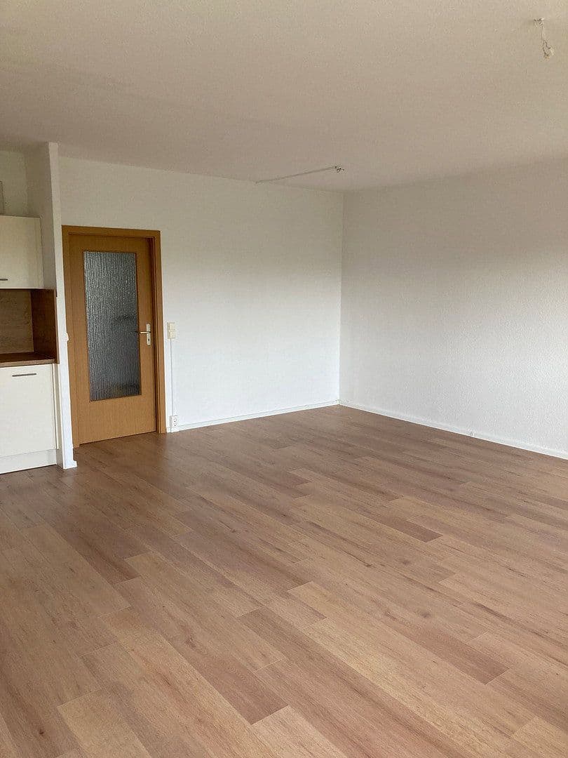 Prenájom bytu 3-izbový 71 m², Kurt Schneider Str. 22, Chemnitz, Sasko Prenájom bytu 3-izbový 71 m², Kurt Schneider Str. 22, Chemnitz, Sasko