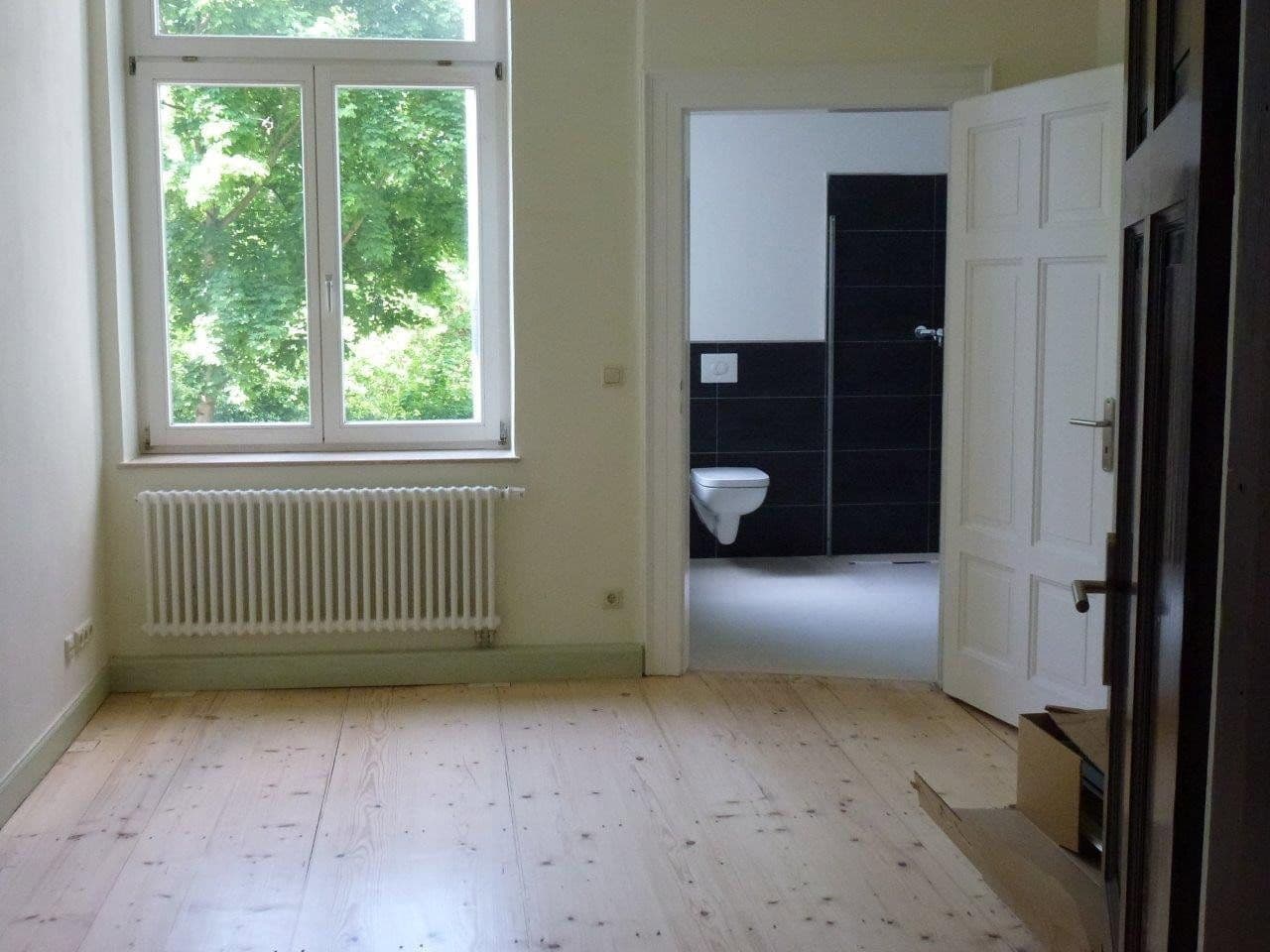 Prenájom bytu 4-izbový 165 m², Lindenauallee 28, Gotha, Durínsko Prenájom bytu 4-izbový 165 m², Lindenauallee 28, Gotha, Durínsko
