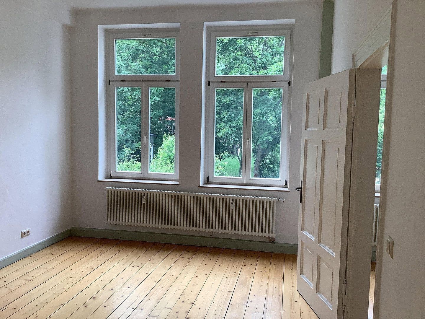 Prenájom bytu 4-izbový 165 m², Lindenauallee 28, Gotha, Durínsko Prenájom bytu 4-izbový 165 m², Lindenauallee 28, Gotha, Durínsko