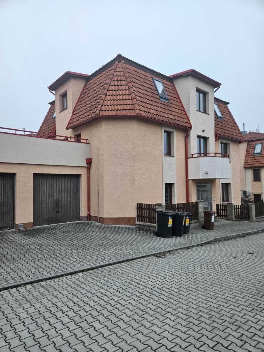 Prenájom bytu 2-izbový 52 m², nám. Svobody, Úvaly, Středočeský kraj Prenájom bytu 2-izbový 52 m², nám. Svobody, Úvaly, Středočeský kraj