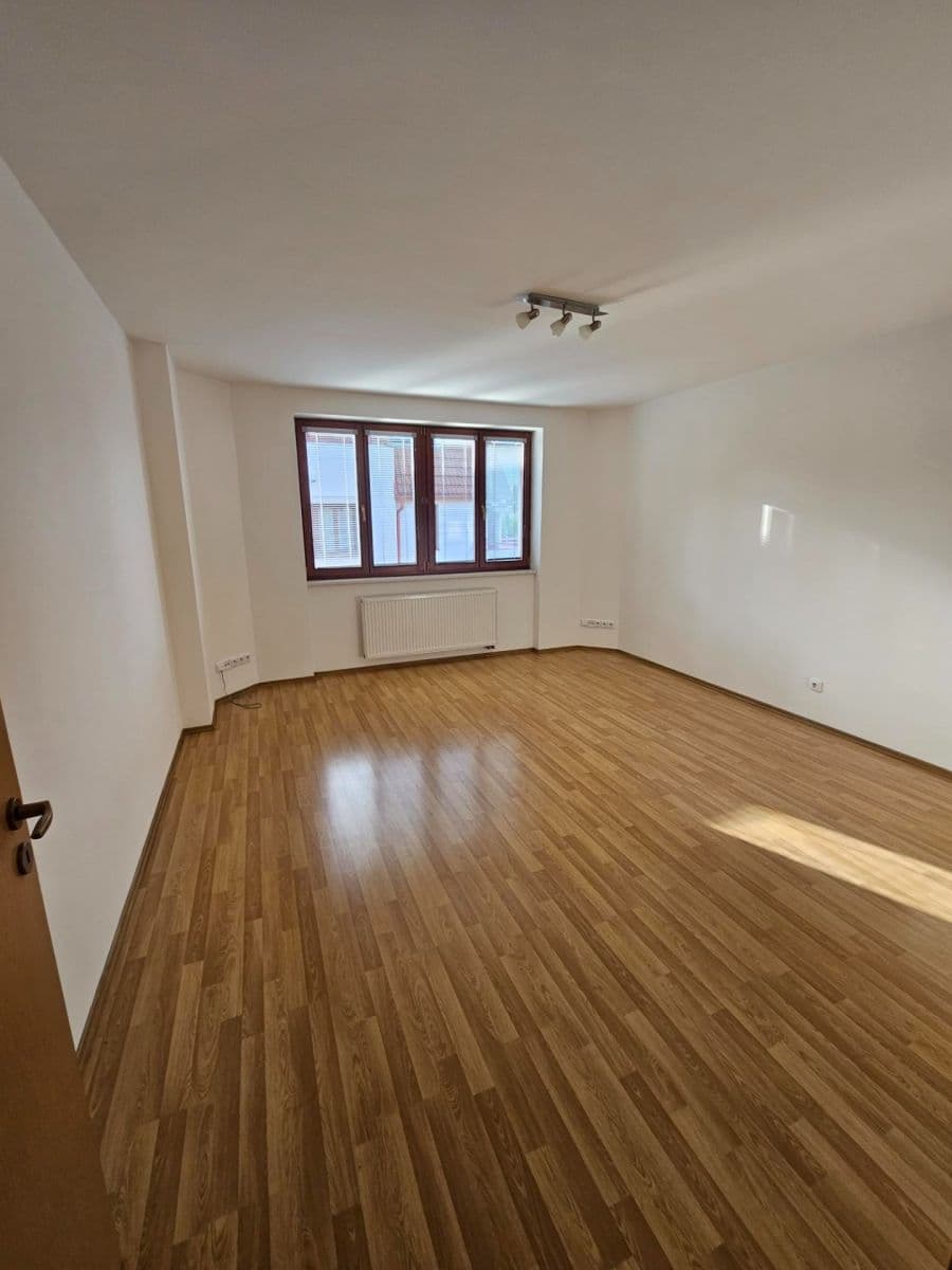 Prenájom bytu 2-izbový 52 m², nám. Svobody, Úvaly, Středočeský kraj Prenájom bytu 2-izbový 52 m², nám. Svobody, Úvaly, Středočeský kraj
